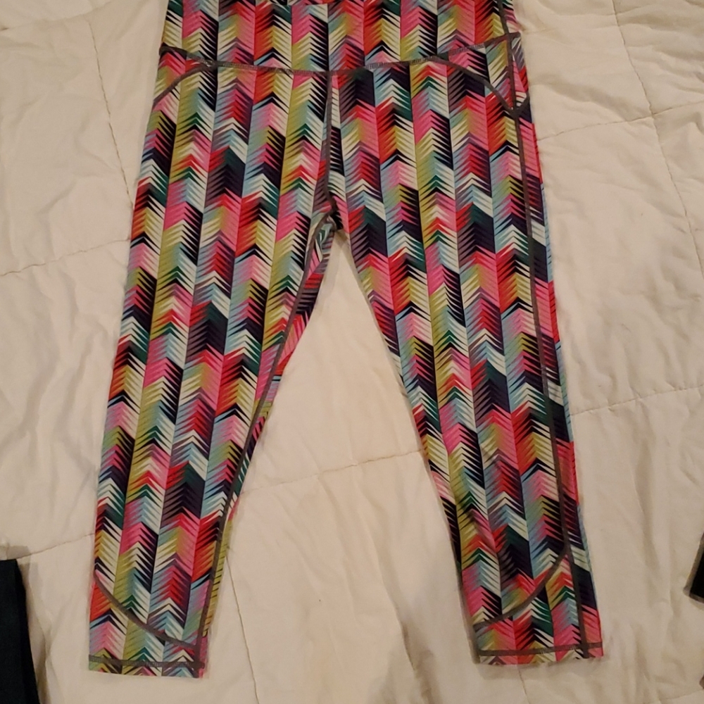 Fabletics size M capris